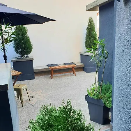 E11even * Βελίκο Τίρνοβο